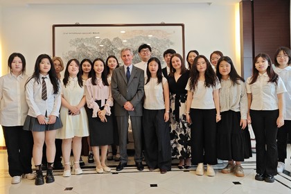 Ambassador Tehov Visits Tianjin Foreign Studies University